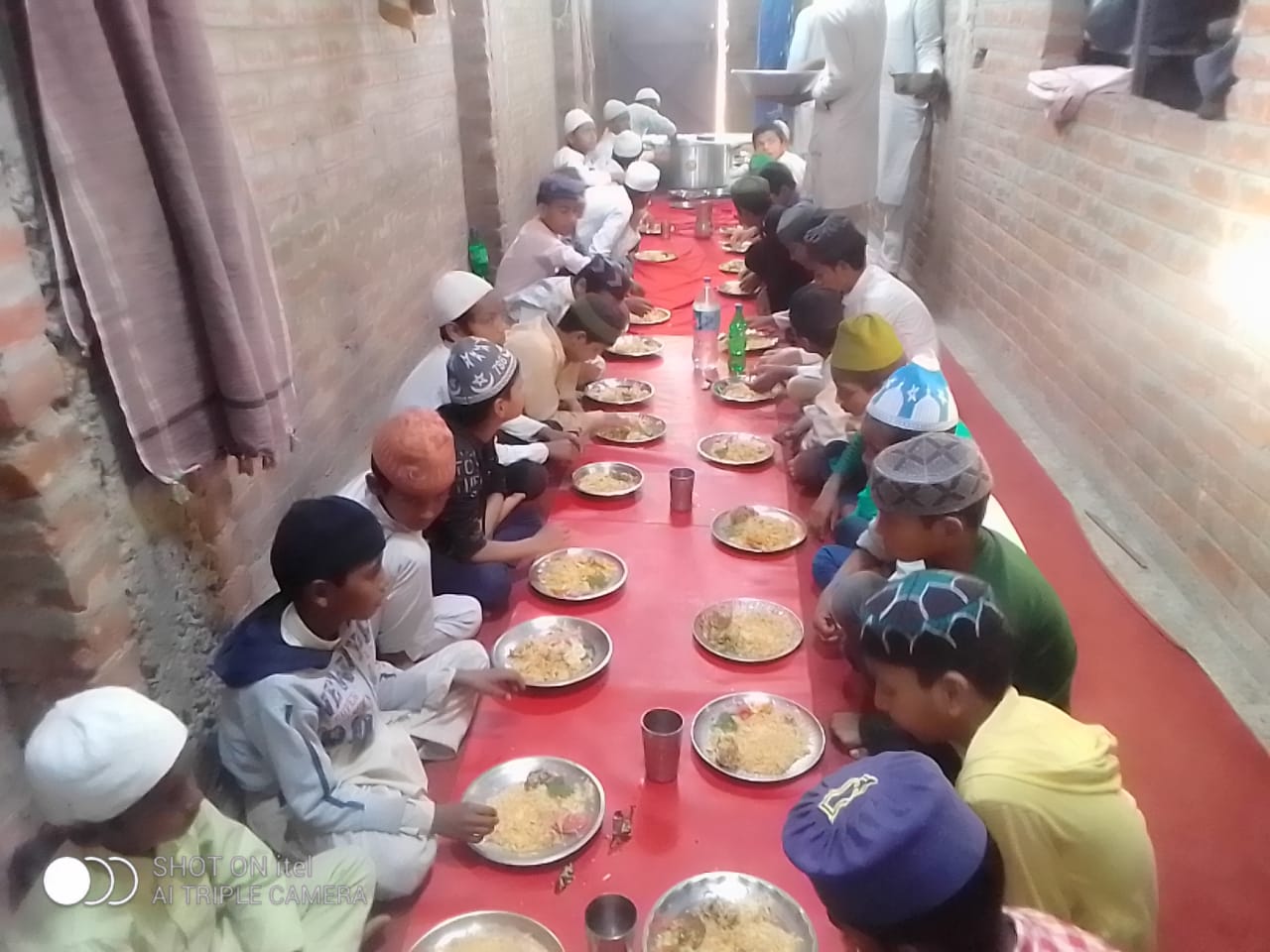 Students and teachers dining together
